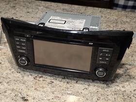 638-72966-noa-blem 1 Factory Radio Screen Nissan Rogue Sport 2014-2021 Original