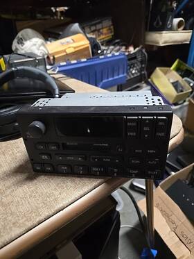 Xw1f-18c870-bf Alpine 1999-2002 Ford Expedition Cd Player Radio Yl1f18c870bf Oem