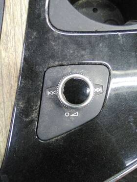 638-73791 Audi 17-19 Q7 Radio Control Console Mounted Volume