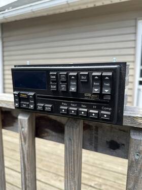 16141336 Cadillac 1990s Delco Bose Gold Headunit With Cd Player