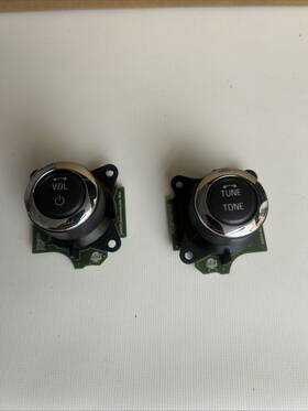 1ed4b17a01204b Cadillac 2009 Cts Stereo Control Knobs