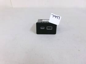 13529873 Chevrolet 2019-22 Chevy Silverado Sierra Tahoe Usb Usbc Port