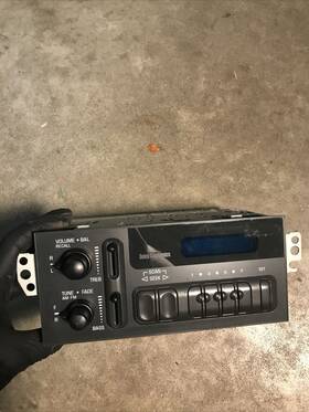 Ft97-ft00 Chevrolet 15766823 Malibu Radio Assembly Head Unit Am-fm Um7 Oem 16256831 Delco
