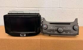 23235333 Chevrolet 2013-2016 Malibu Display Screen Radio Monitor And Climate Control Oem