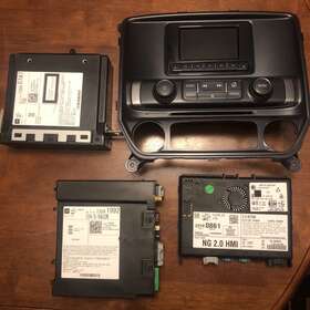 23486605 Chevrolet 14-15 Chevy Silverado Io4 Radio With Hmi Module Cd Player Satellite And Screen
