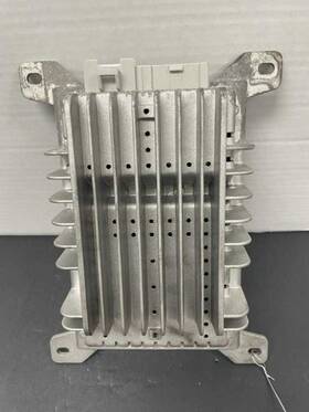 638-00413 Chevrolet Audio Equipment Radio Amplifier 7 Speaker System Fits 05-09 Corvette 555600