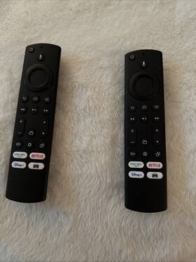 004e Chrysler Pacifica Entertainment System Remotes
