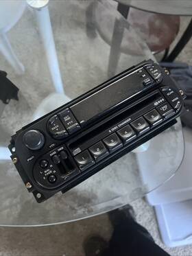 Chrysler 5064038ac 02-05 Pt Cruiserradio Without Navigation Am-fm Stereo-cd Player6 Disc Changer