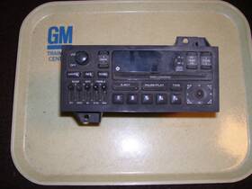56006338 Chrysler Untested 1993-1995 Jeep Am/fm Stereo Cd Player Radio