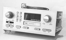 P04858558ae Chrysler 84-92 Vintage Amfm Cassette Oem Silver Quartz Lock 4311264 Bluetooth