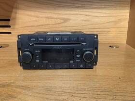 P68021161ad Chrysler Jeep Dodge 2007-10 Am Fm Mp3 Cd Sirius Aux Input Radio