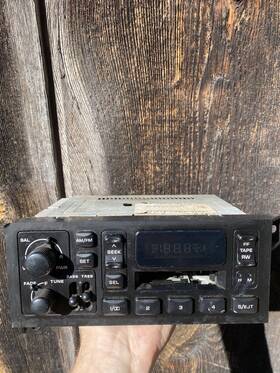 Po47 Chrysler Corporation Car Radio Am/fm Dolby System Tape Deck