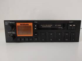 Pn-9101u Clarion Old Nissan Car Radio Am/fm Cassette Model - Untested