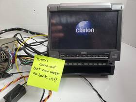 Vrx815 Clarion In Dash Single Den Stereo Cd Player 7 Screen - Stuck Read