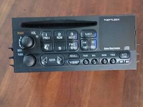 09375915 Delco Am Fm Cd Player Out Of 2000 Chevrolet Silverado