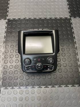 68270657ah Dodge 2013-2018 Ram 1500 Uconnect Touchscreen Display Radio Vp3 Na With Bezel Oem