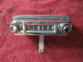 037655 Dodge Mopar Bendix 61-68 Sweptline Truck Factory Oem Am Radio Vintage D100 200