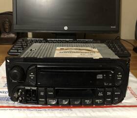 P56038586al Dodge Crysler Jeep Am/fm Cd Cassette Radio Oem 2002 Untested