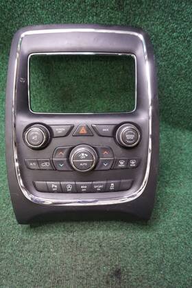 P68253823ai Dodge 2016 2017 Durango Sxt Audio/climate Control Face Panel Oem