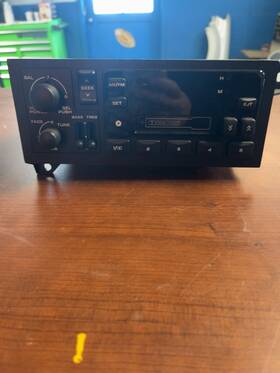 4858531 Dodge Trucks 1994-2001 Ram 1500 Radio Am/fm/cassette Oem