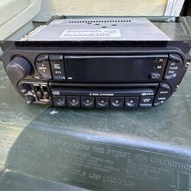 P05091979 Factory/oem 2001 - 2006 Jeep Dodge Chrysler Ram Disc Changer Cd Player Radio Stereo Unit