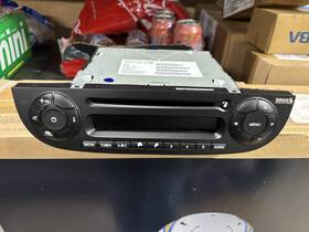 28298479 Fiat Radio From A 2012 500 Part Number Used Works Fine See Pics