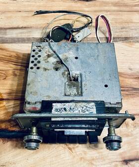 19a179-ba Ford 19a197-ba Vintage Oem Radio Am/fm 70 S/80 S Wires And Plugs Saved Untested