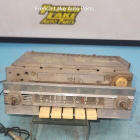 638.fd1s59 Ford Untested Am Radio 94mf Fits 1959 Fairlane 1255066