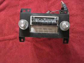7853 Ford 75-80 Granada Am/fm 8 Track Radio 77-79 Lincoln Versailles Fcc Model