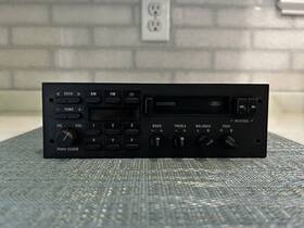 8k844 Ford 1989-1993 F150 F250 F350 Oe Radio Cassette Player Head Unit Am Fm Black