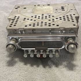 9zf-25550 Ford Vintage Am Car Tube Radio Stereo Fomoco Untested As-is