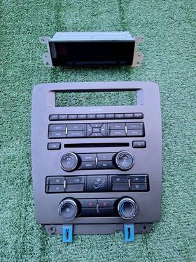Br3t-19c116-aa Ford 11-14 Mustang Radio Face Plate And Screen Ac Climate Control Shaker Display