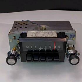 Radio-oem-d20a-18806-good Ford D20q-18806 Philco/ford Am Push Button Cosmetic Cond. Untested