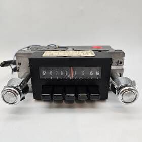 D8ef-18806 Ford 1971 -1982 Oem Am Radio Clean Untested Vintage