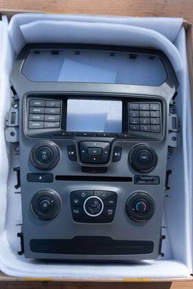 Db5t-18a802-db Ford 2013 - 2015 Explorer Audio Equipment Radio Control Panel