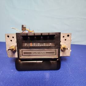 Diza-19a242-ad185 Ford Used D1za-19a242 Ab 1971-73 Mustang Am 8 Track Radio Not Tested