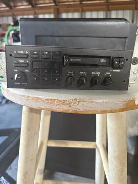 E6of-14a46-ga Ford 87-97 F-series Or Bronco Cassette Original Dash Radio Stereo