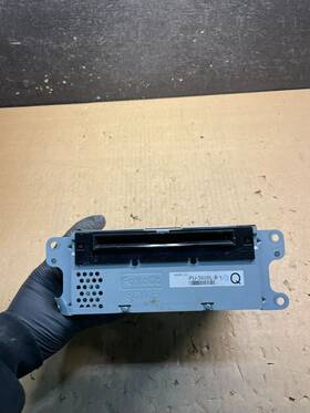 Et4t-19c107-la Ford 2012 To 2014 Edge Am/fm Radio Reciever Oem W4384 Dg