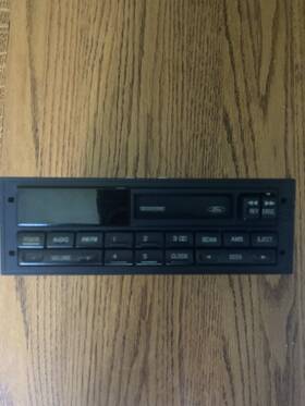 F4t-19b132-ab Ford 92 93 94 95 96 97 Obs F150 F250 F350 Bronco Am/fm Cassette Radio Oem