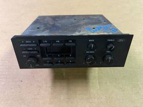Fozb-19b132 Ford 87-93 Mustang Factory Am/fm Tape Deck Radio Tuner Console Parts Or Rebuild