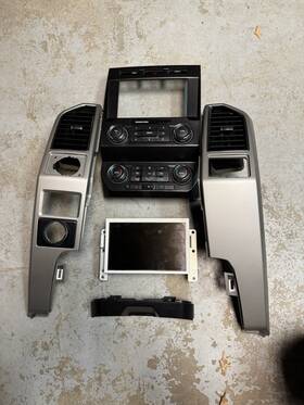 Gr26akc3t-14g370-dba Ford 2020 F250 8 Inch Sync 3 Radio Kit
