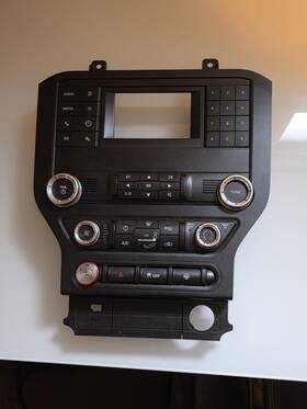 Lr3t-18e243-aa Ford 2018-20 Mustang Radio Heat/av Cont. Panel 4.2 Inch Opening