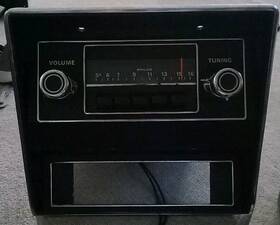7l8-0034-01 Ford Motor Company Vintage Mustang 1971 1972 1973 Inch Philco Am/fm Radio And Assembly