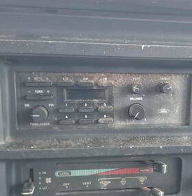 638-00735a Ford Truck Audio Equipment Radio Am-fm Fits 87-89 E150 Van 28045