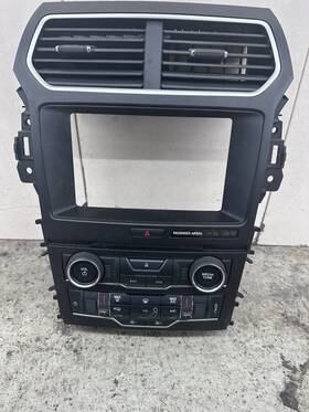 Gb5t-18a802-cd Ford Truck 2016 2017 Explorer Radio Dash Control Panel W Temp