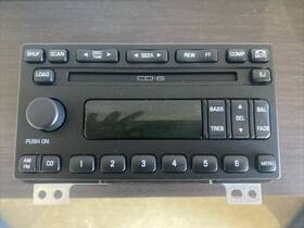 Ute-72bt Ford Oem 2003-6 Expedition Fm/am Radio And 6 Cd Changer Stereo Aux Mp3 Ipod Input