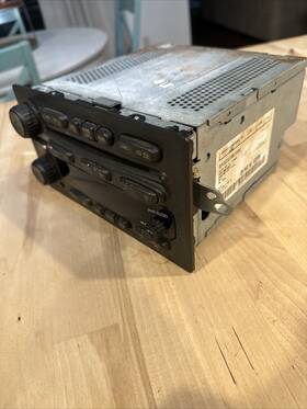 10357866 General Motors 2003-2007 Gm Factory Stereo/radio 6 Cd Disk Changer