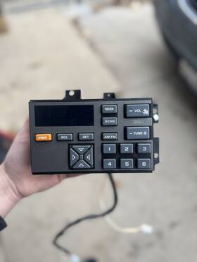 1286660 General Motors 1988-1994 Obs Chevy Gmc C/k1500 2500 Silverado Truck Dash Am/fm Radio