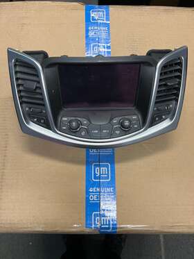 23497395 Gm 2015-2017 Chevy Ss Sedan Am/fm Radio Cd Player With Heated And Cooled Seats Used