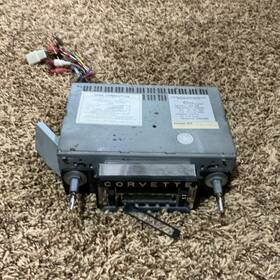 41206588 Gm Old Corvette Stereo With All Electronics Possibly Working